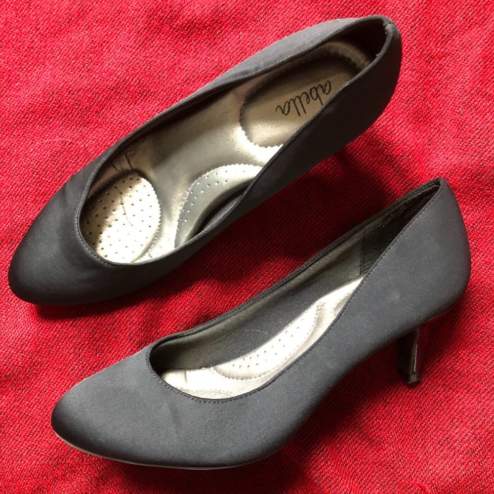 Comfy Black 1.5 Inch Heels Abella Size 8